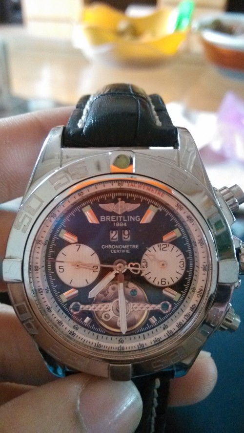 百年灵腕表款式、价位与售后网络全解析